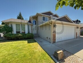 Building Photo - 6315 S Terre Vista St