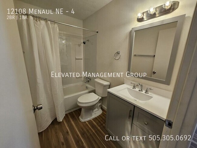 Foto del edificio - 12108 Menaul Blvd NE