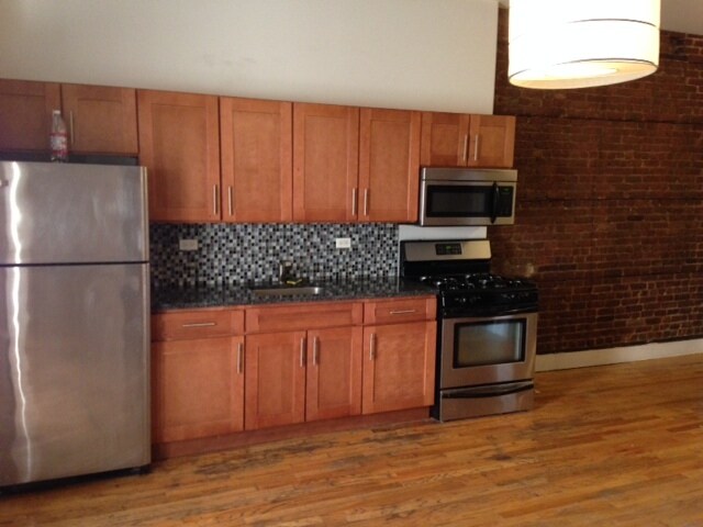 Building Photo - 128 Manhattan Ave