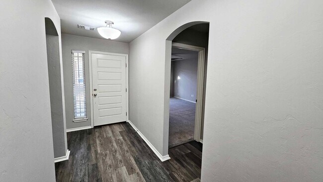 Building Photo - 4 Bed/2 Bath in Norman