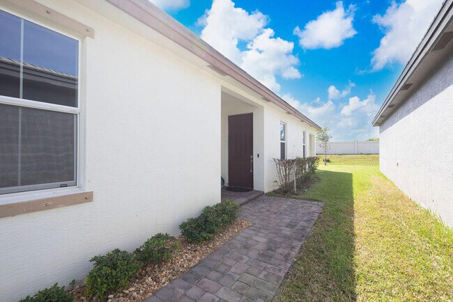Foto del edificio - 7919 NW Greenbank Cir