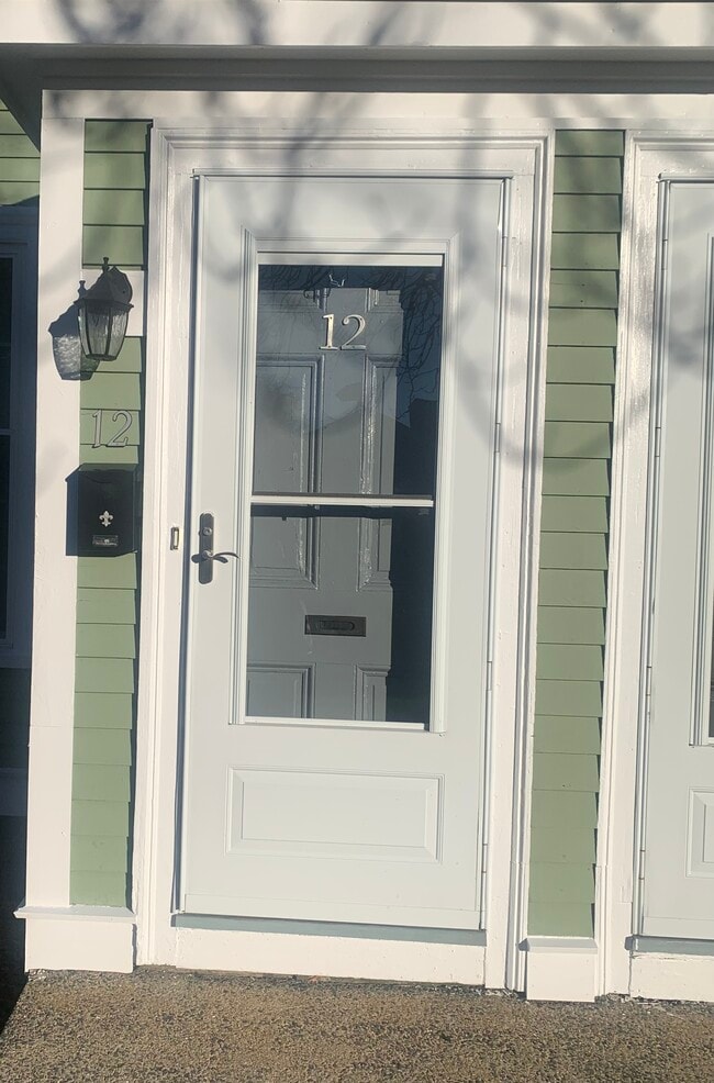 Puerta principal - 12 Maple Cir