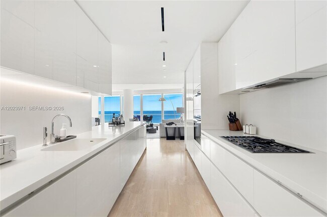 Foto del edificio - 9001 Collins Ave