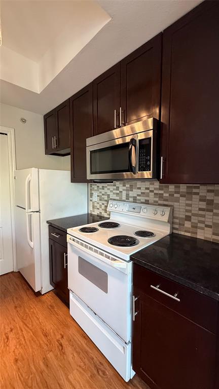 Foto del edificio - 6000 Shepherd Mountain Cove