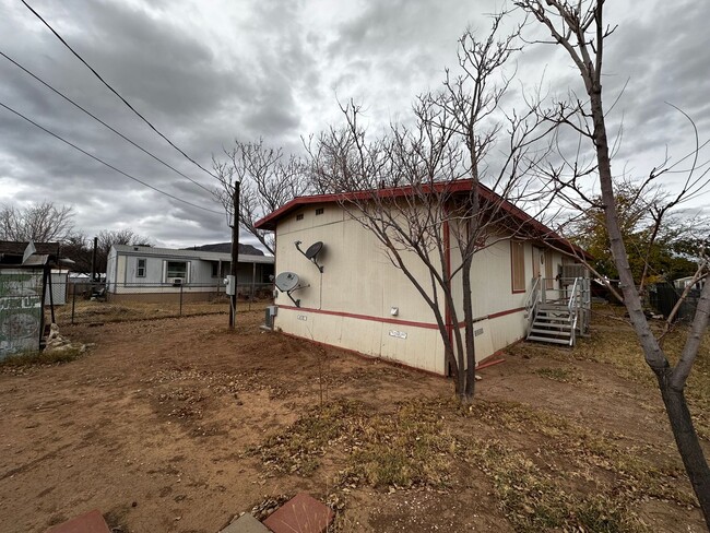 Building Photo - 2 Bedroom 2 Bathroom Mobile Home