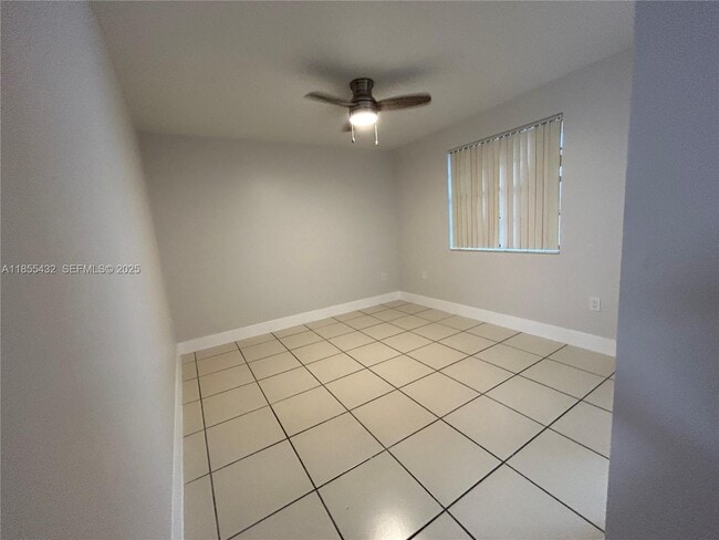 Building Photo - 25 W 4th St