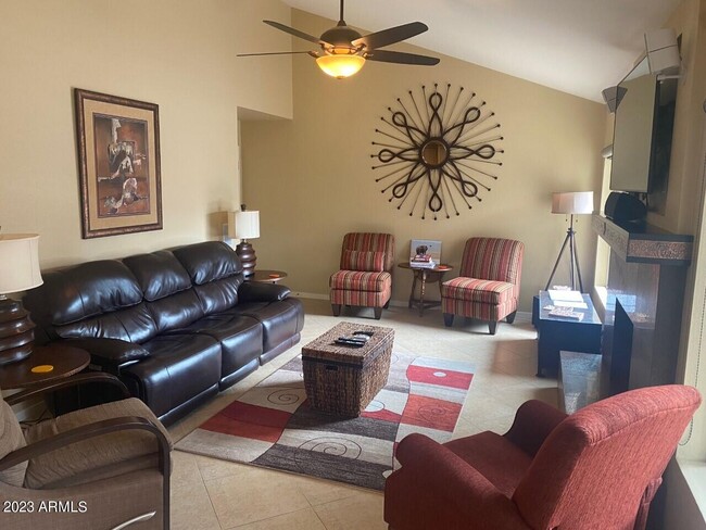 Foto del edificio - 6350 N 78th St