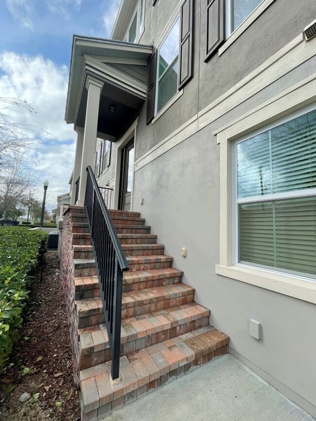 Photo - 191 Sun Palm Ln Townhome