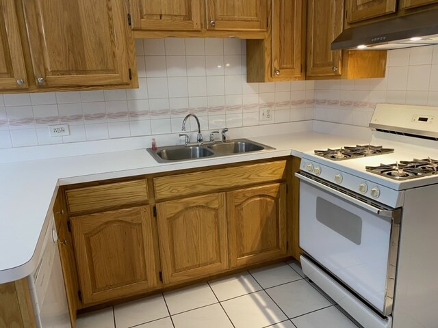 Kitchen - 2630 S Shields Ave