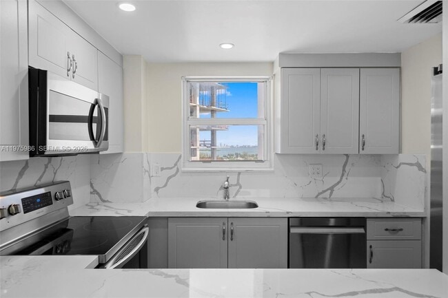 Foto del edificio - 3301 NE 5th Ave