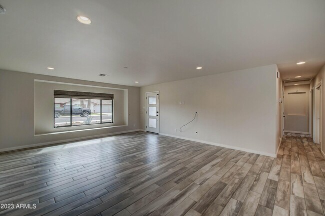 Building Photo - 8234 E Heatherbrae Ave