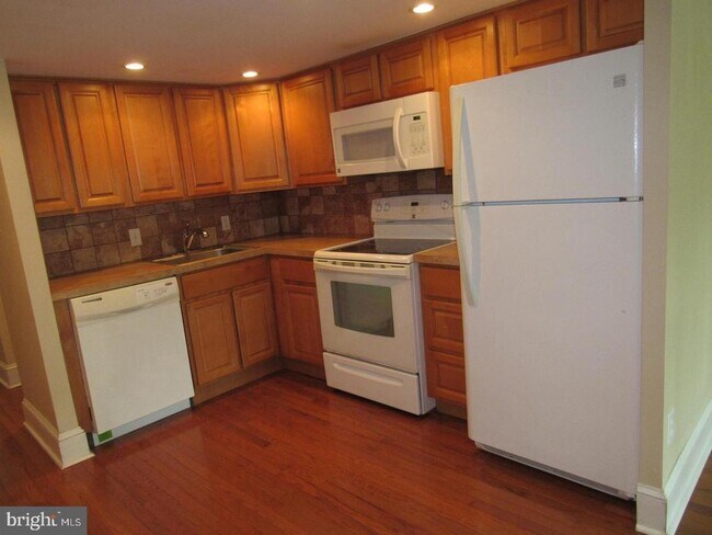 Foto del edificio - 1130 Rodman St