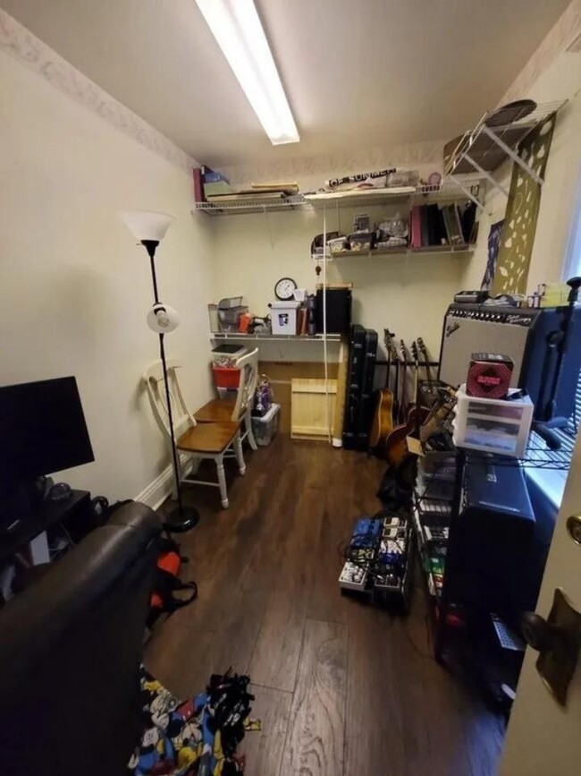 Bedroom 1 - 800 Smith St