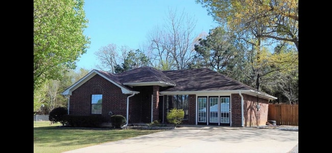 Building Photo - 4920 Haning Dr