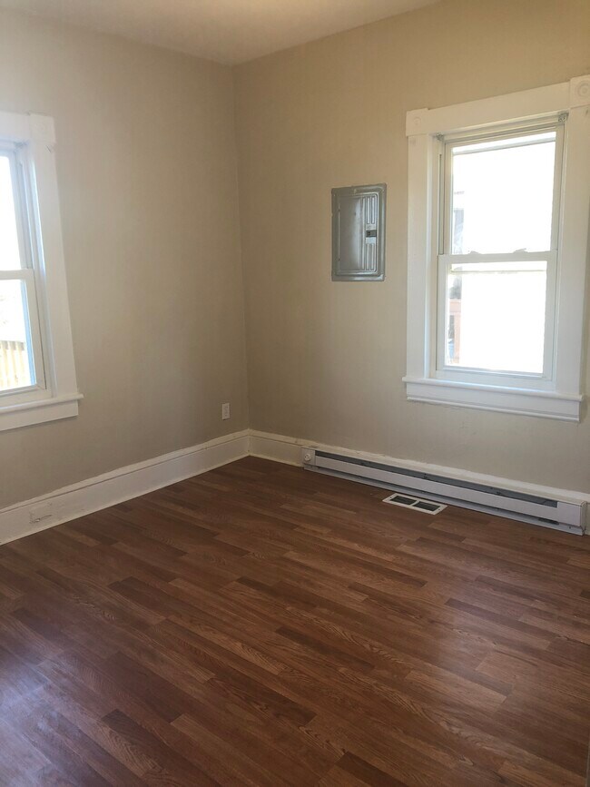 Foto del edificio - 610 Rutherford Ave NW
