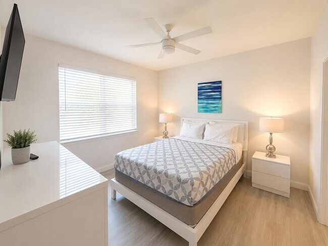 Building Photo - 224 Murcia Dr