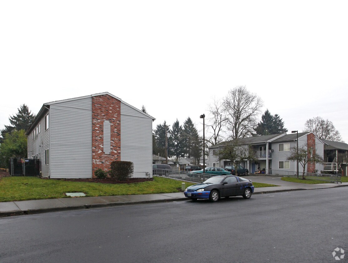 Foto principal - 3320-3374 SW 125th Ave