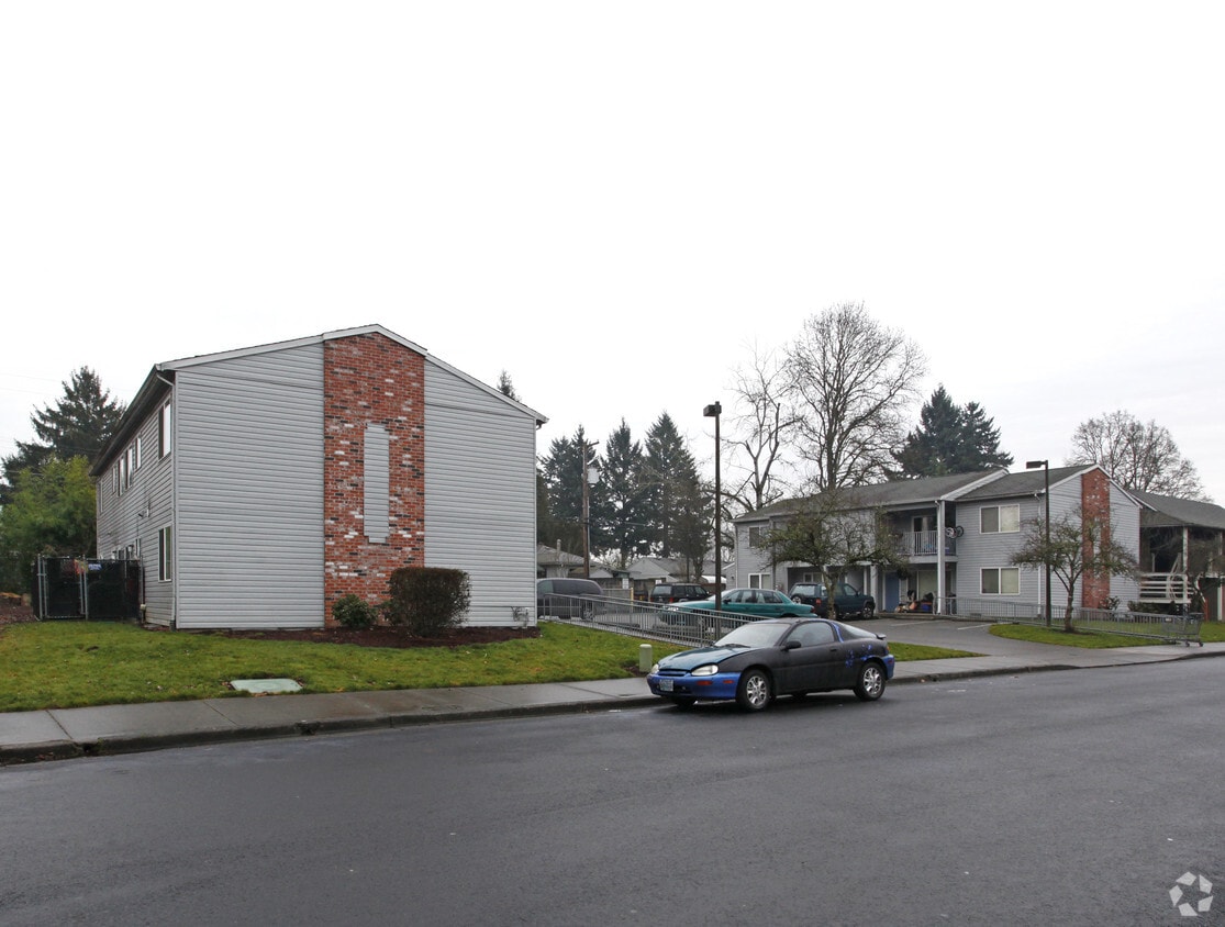 Primary Photo - 3320-3374 SW 125th Ave