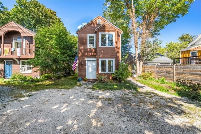 Building Photo - 46 Thurston Ave