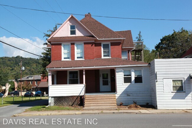 Building Photo - 359-361 E Main St