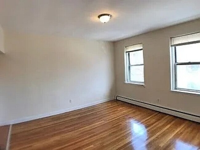 Foto del edificio - 64 Brighton Ave