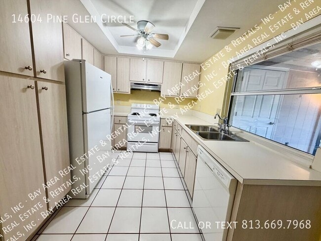 Building Photo - 14604 Pine Glen Cir