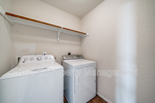 Building Photo - 3125 Muntjac