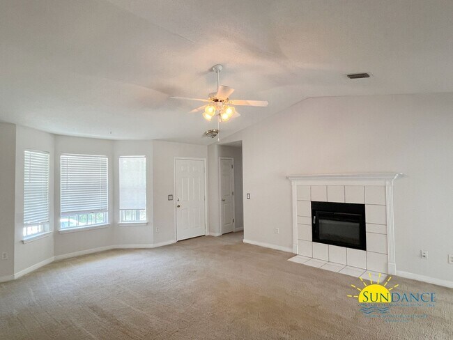 Foto del edificio - Charming 3 Bedroom Bungalow in Navarre!