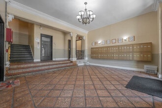 Building Photo - 1610 Normandie Ave