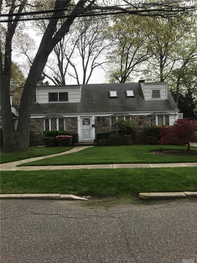 Primary Photo - 2609 Loftus Ave