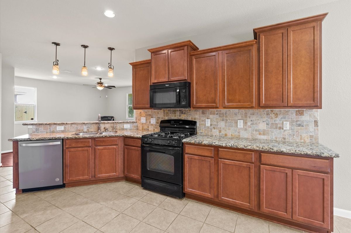 Foto del edificio - 18339 Red Oak Manor Ln