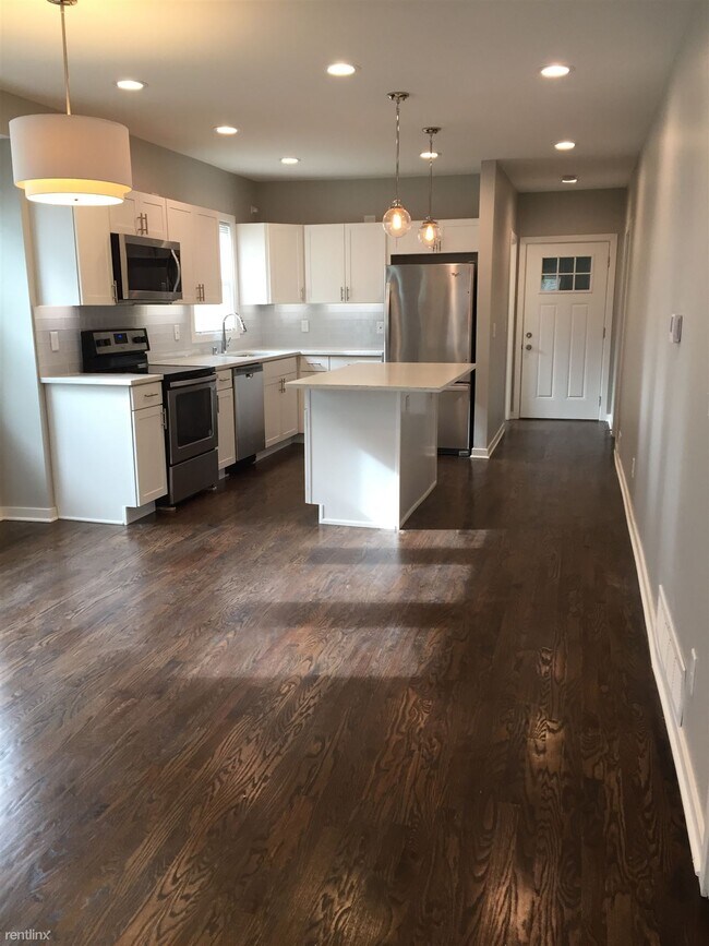 Building Photo - 2 br, 2 bath Duplex - 2725 S Quincy Ave