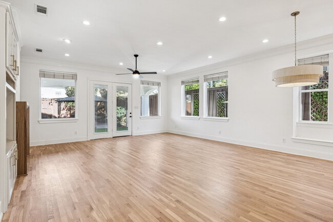 Building Photo - 6139 Belmont Ave