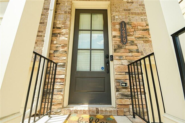 Building Photo - 1299 Linden Ct
