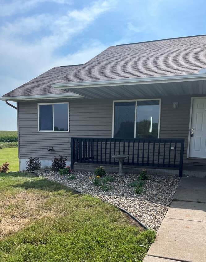 Foto principal - 1469 142nd St