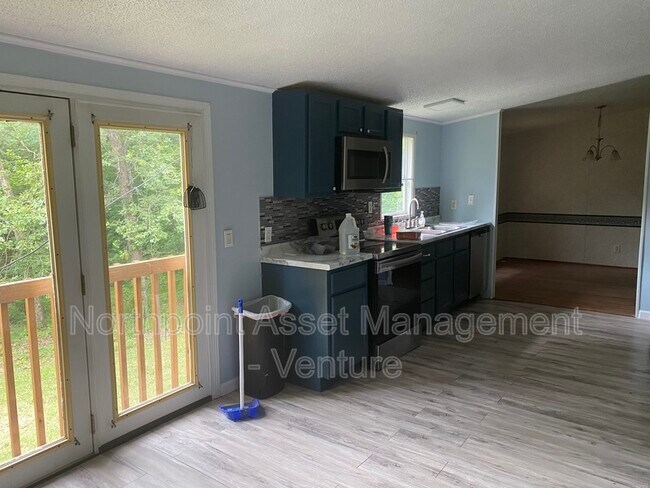 Foto del edificio - 3780 Happy Valley Dr
