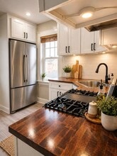Building Photo - 40 Piaget Ave
