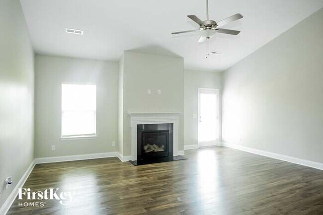 Building Photo - 6991 Collinwood Lane