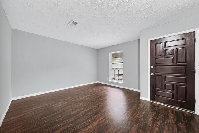 Building Photo - 16126 La Cabana Dr