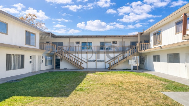 Building Photo - Unit 2