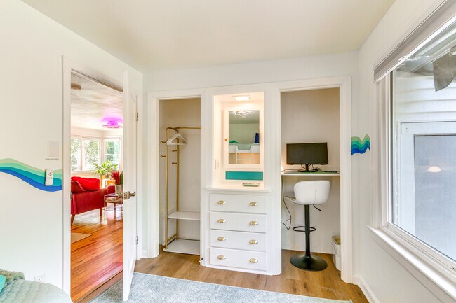 Foto del edificio - 205 N Pinewood Ln