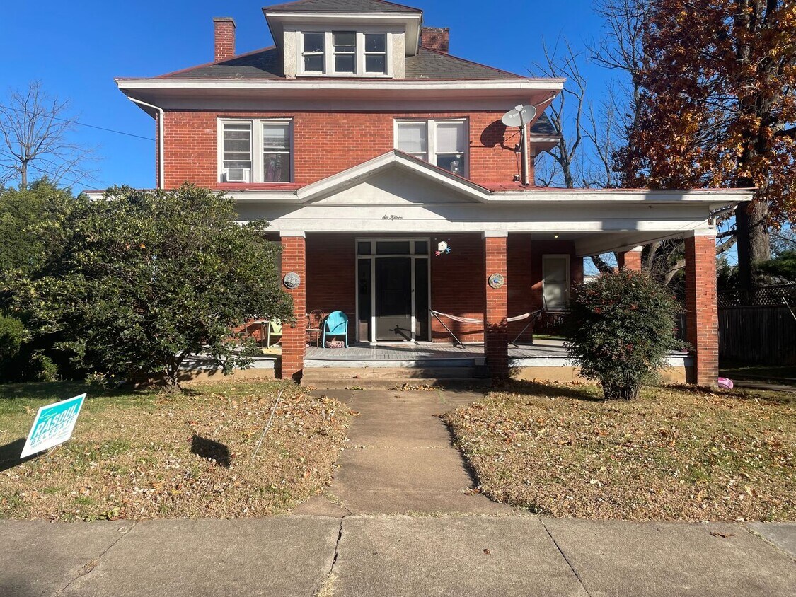 Foto principal - 615 Day Ave SW