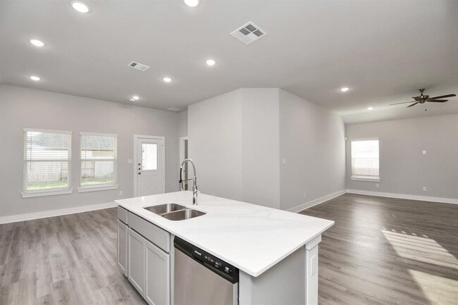 Foto del edificio - 7546 Terramar Bay Ln