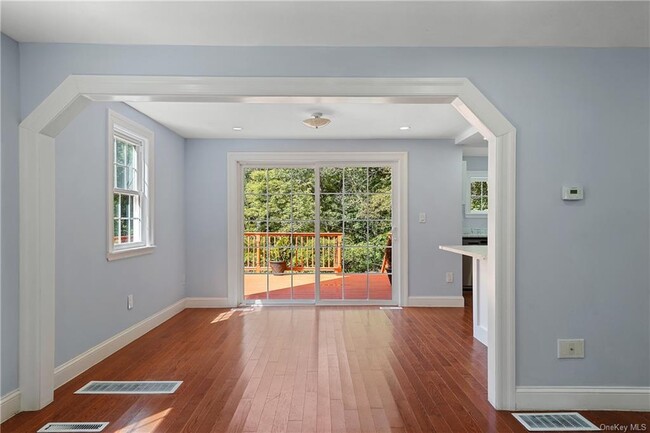 Building Photo - 58 Whippoorwill Rd E