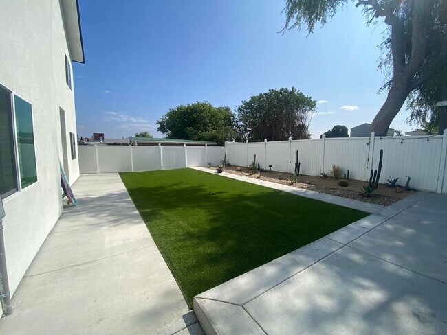 Foto del edificio - 4BD/2BA with great Yard!