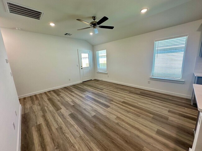 Foto del edificio - 3 bed 2 bath - Frenship ISD