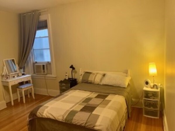Foto del edificio - 1056 Beacon St