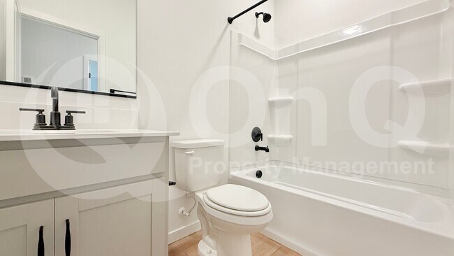 Foto del edificio - 2746 W Red Fox Rd