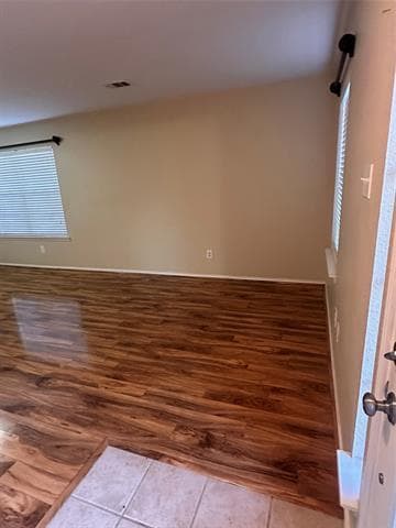 Building Photo - 809 Essex Dr