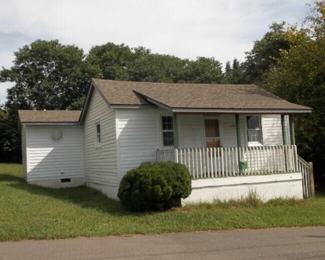 Building Photo - 1698 Callaham St